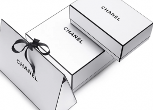 Gift Set CHANEL gồm 3 Son Fullsize  CHANEL Rouge Allure Velvet Le Lion De  Chanel màu 138 627 257 tặng kèm mẫu thử Body mist Chanel No1 Leau  Rouge  Cocobee