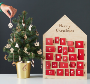 How to Make an Christmas Advent Calendar – Budget Empty Advent Calendar DIY Guide